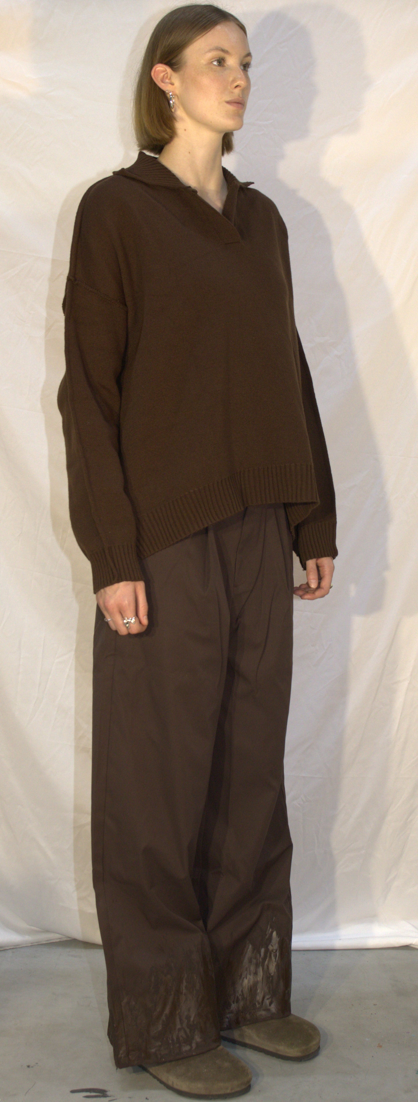 Raw edge polo sweater in brown - AKTOBE