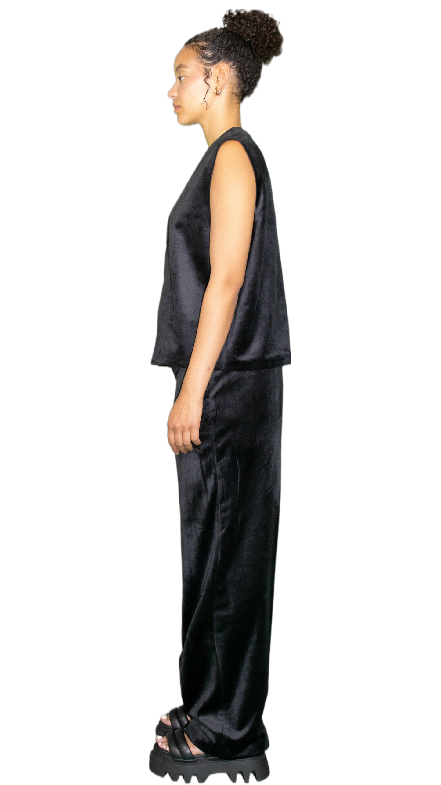 Vegan suede vest in black - CUSCO
