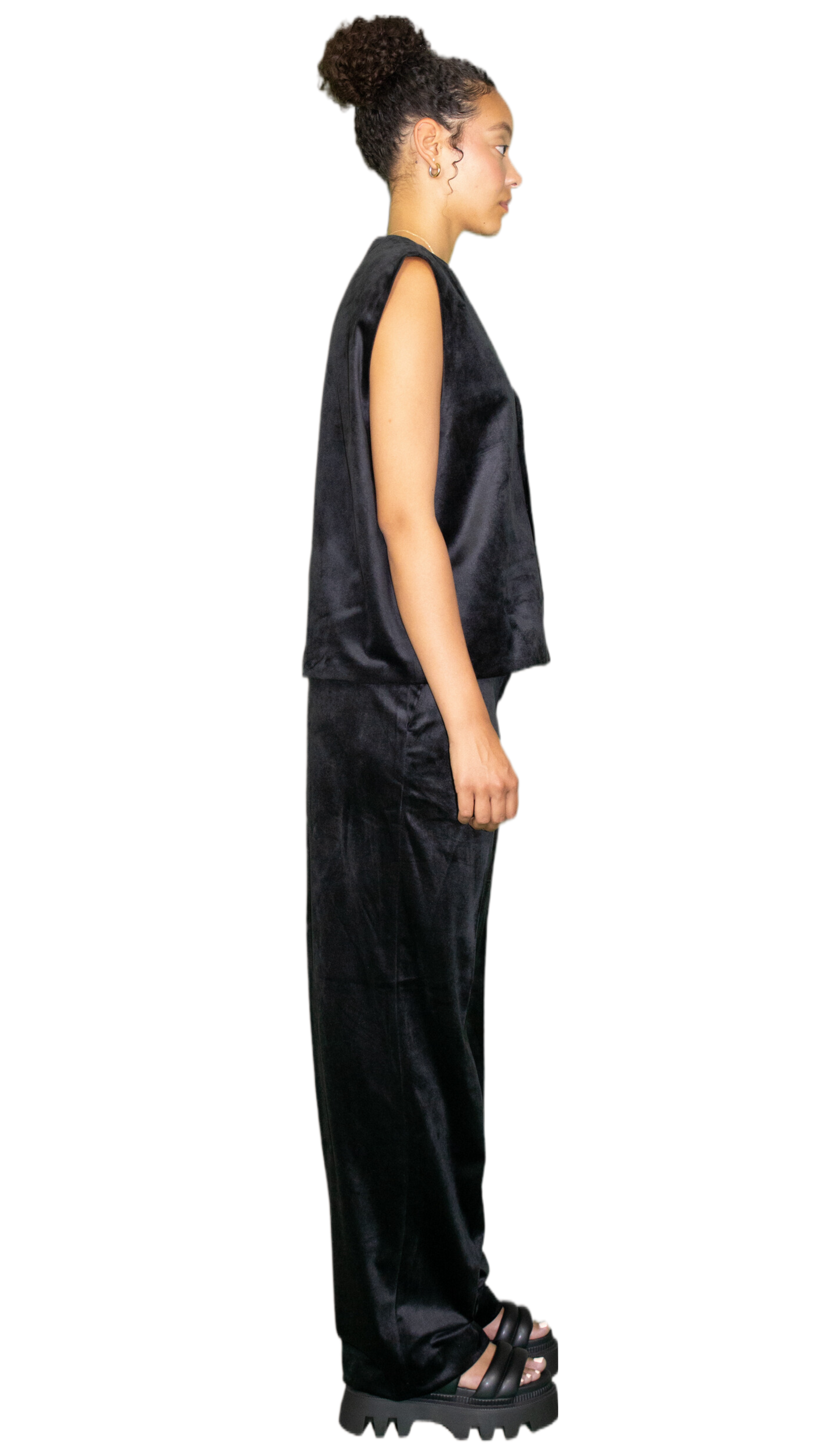 Vegan suede vest in black - CUSCO