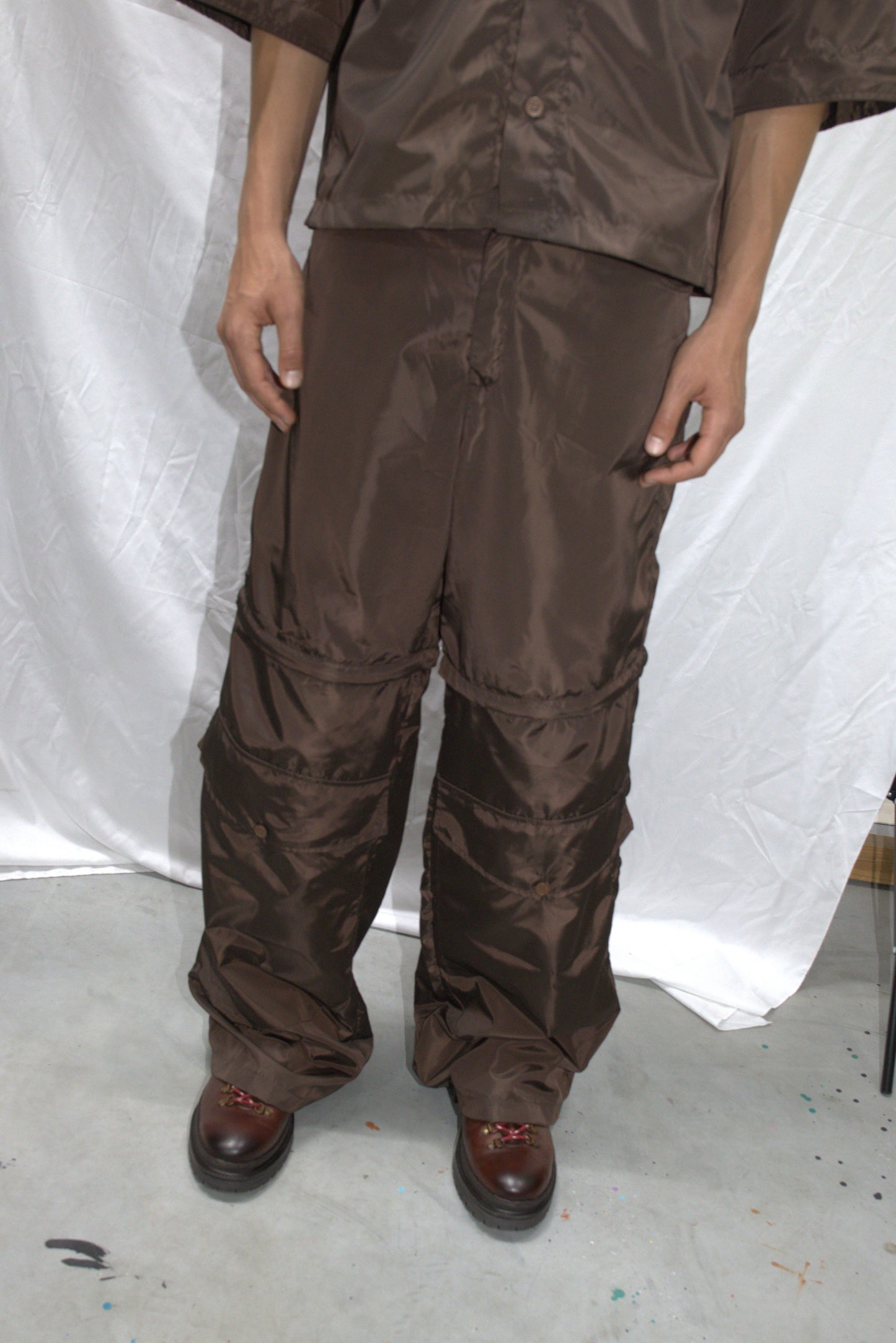 Convertible zip cargo pants in brown - RUDNY